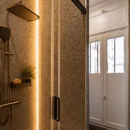 M2- Charming In Le Marais With Ac Appartement Parijs